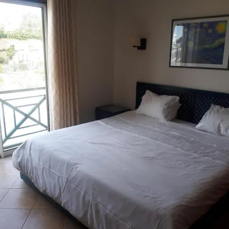 Apartment 1-bed - Sleeps 4 - Free Parking & Balcony Albufeira