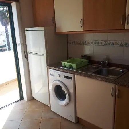 1-bed - Sleeps 4 - Free Parking & Balcony Daire