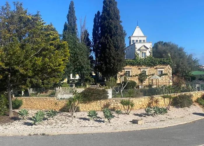 1-bed - Sleeps 4 - Free Parking & Balcony Albufeira