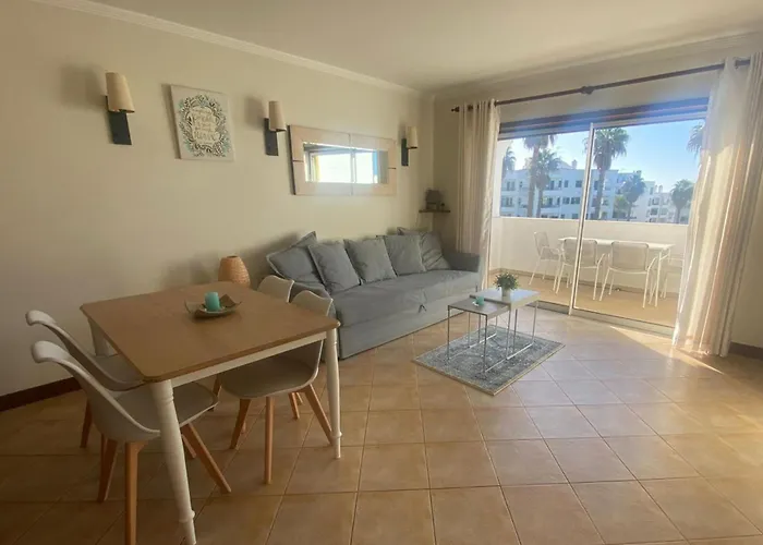 1-bed - Sleeps 4 - Free Parking & Balcony Apartment Albufeira
