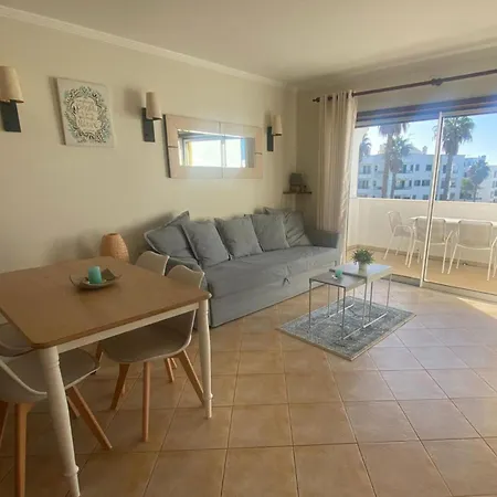 1-bed - Sleeps 4 - Free Parking & Balcony Апартаменты Албуфейра